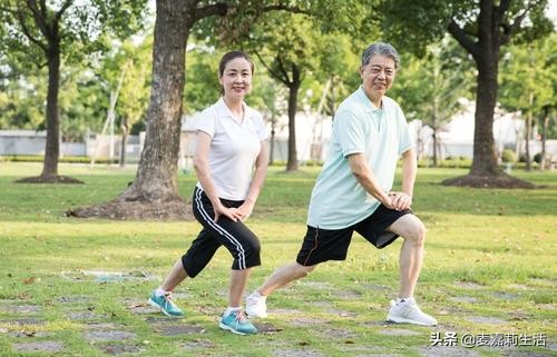 “冻龄王者”吴尊爸爸，75岁像45岁：经常做力量训练，你也可以