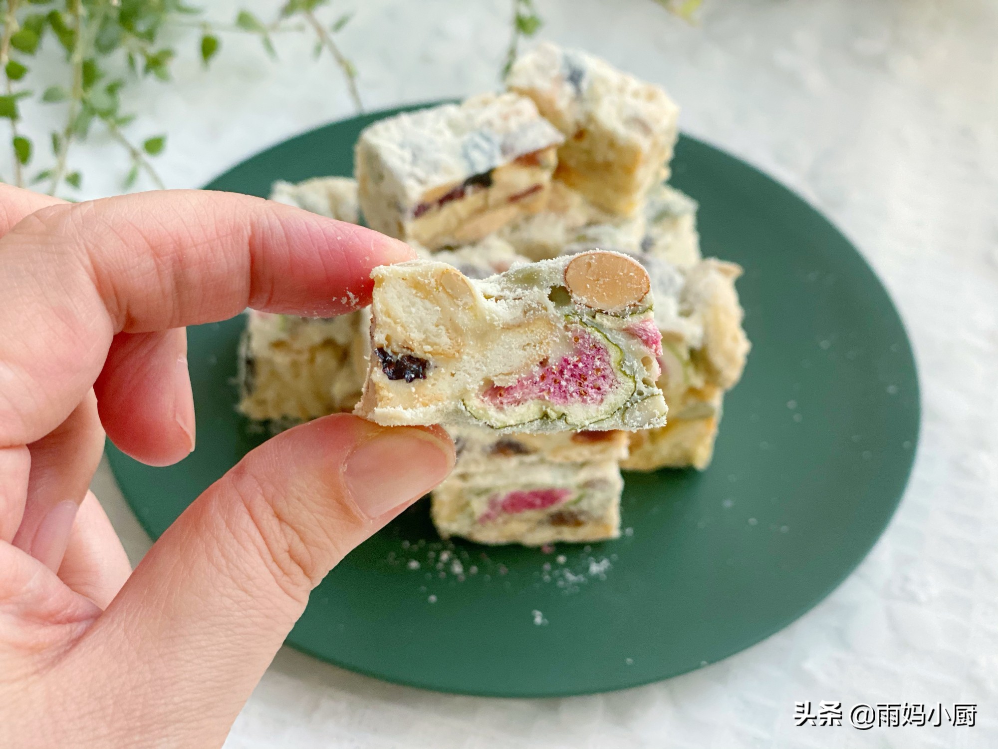 過年小零食雪花酥，香酥美味做法簡單，1口平底鍋10分鐘搞定