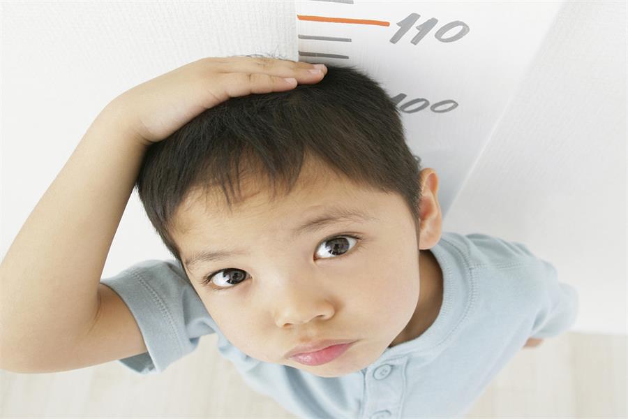 隐形的身高“杀手”，不管孩子多喜欢吃，父母也少给孩子买