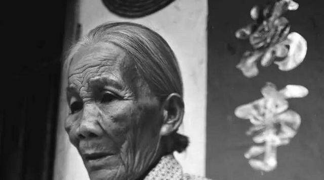 幸存慰安妇口述日本鬼子罪恶一面，她们用三种方式避孕你了解吗？