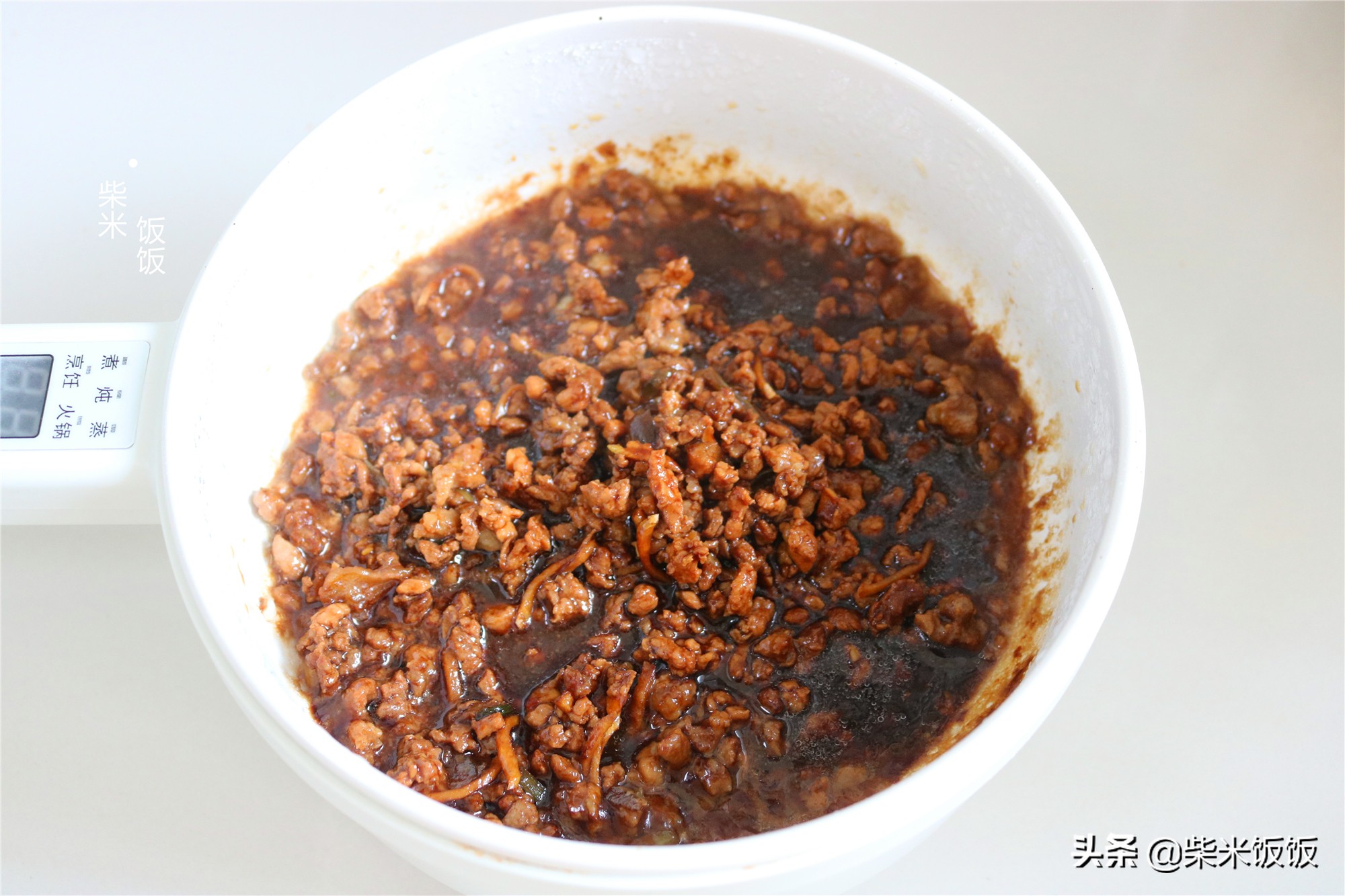 不想做饭就吃它，煮一煮很简单，柔软筋道，好吃得连汤也不剩