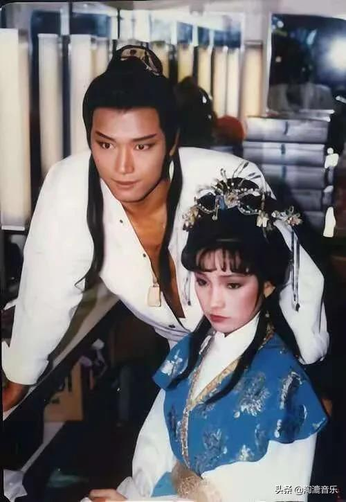 周星驰青梅竹马的街坊,嫁给最帅“杨康”,这个女人真如此好命?