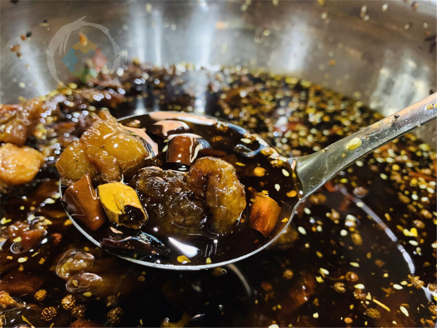 重庆小巷美食攻略：一碗冷吃辣子鸡米线，比重庆小面还好吃