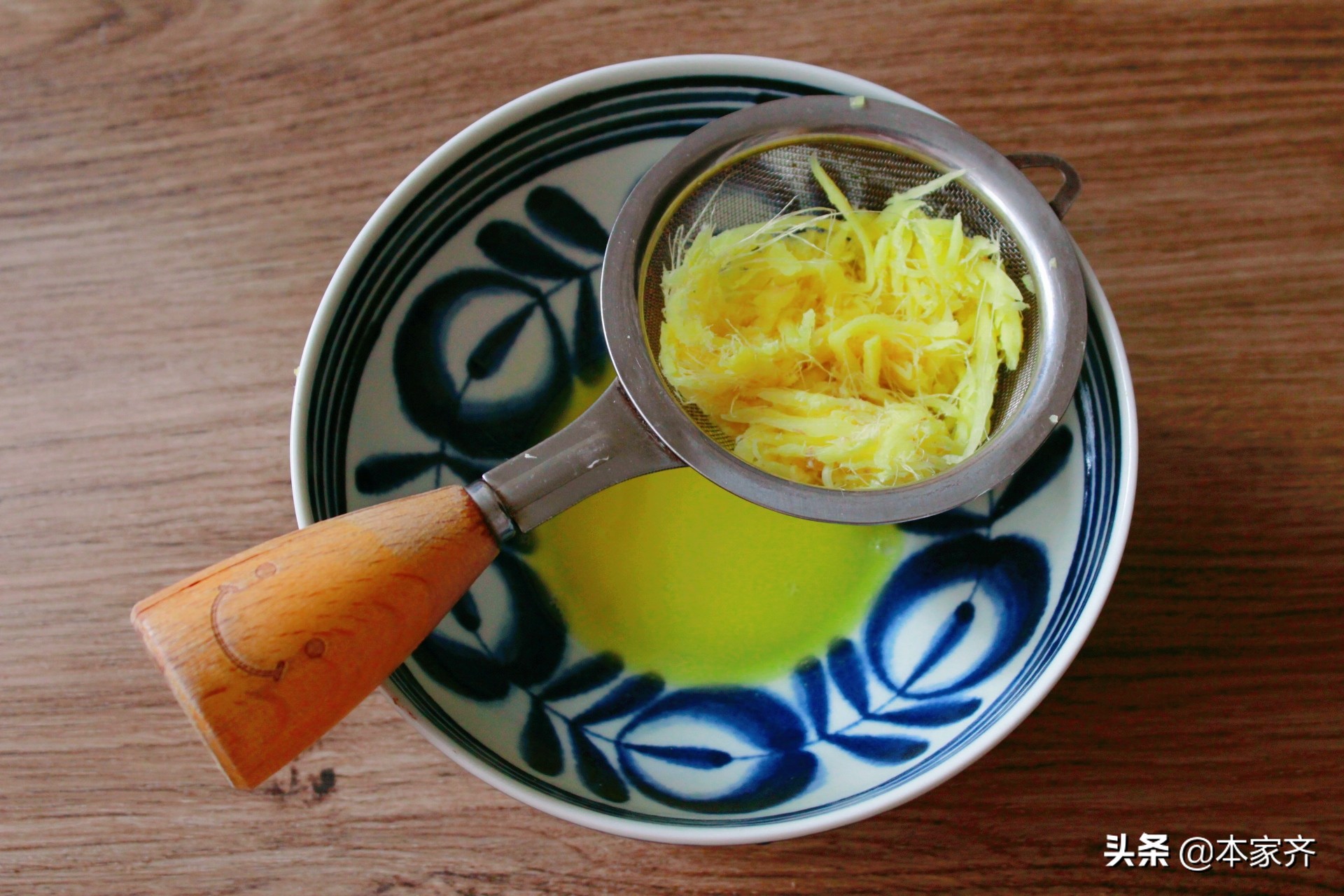 红糖姜撞奶，适合女人冬天吃的小甜品，香甜又暖胃，学会随吃随做