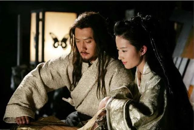 史上最经典的10首情诗，一首一个名句，比“我爱你”强一百倍-第10张图片-非凡网
