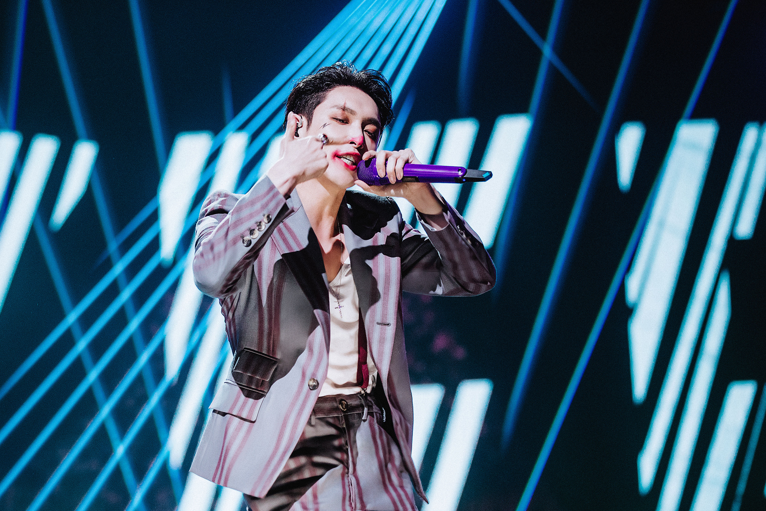 唱作人2首播 张艺兴小丑妆演绎《Joker》GAI直言这