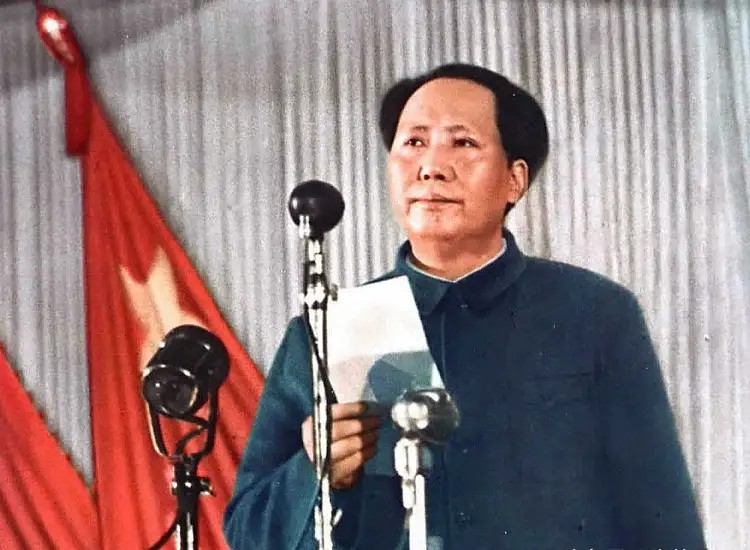 林彪不同意出兵朝鲜有两个原因，毛主席力排众议决定一定要出兵