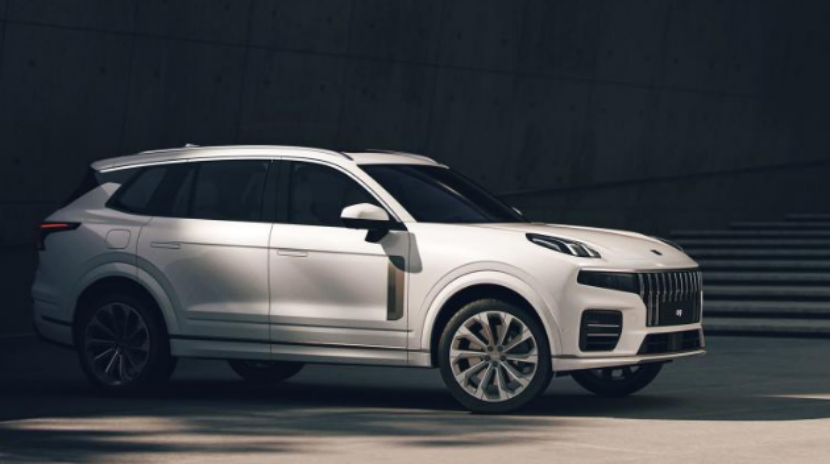 布加迪Chiron又又又出新车了；路特斯EMIRA内饰预告图公布