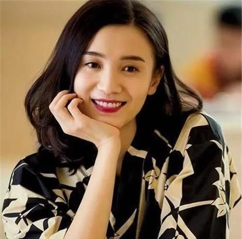 她是张若昀继母,25岁结婚,35岁嫁五婚男,42岁与第一任丈夫复合