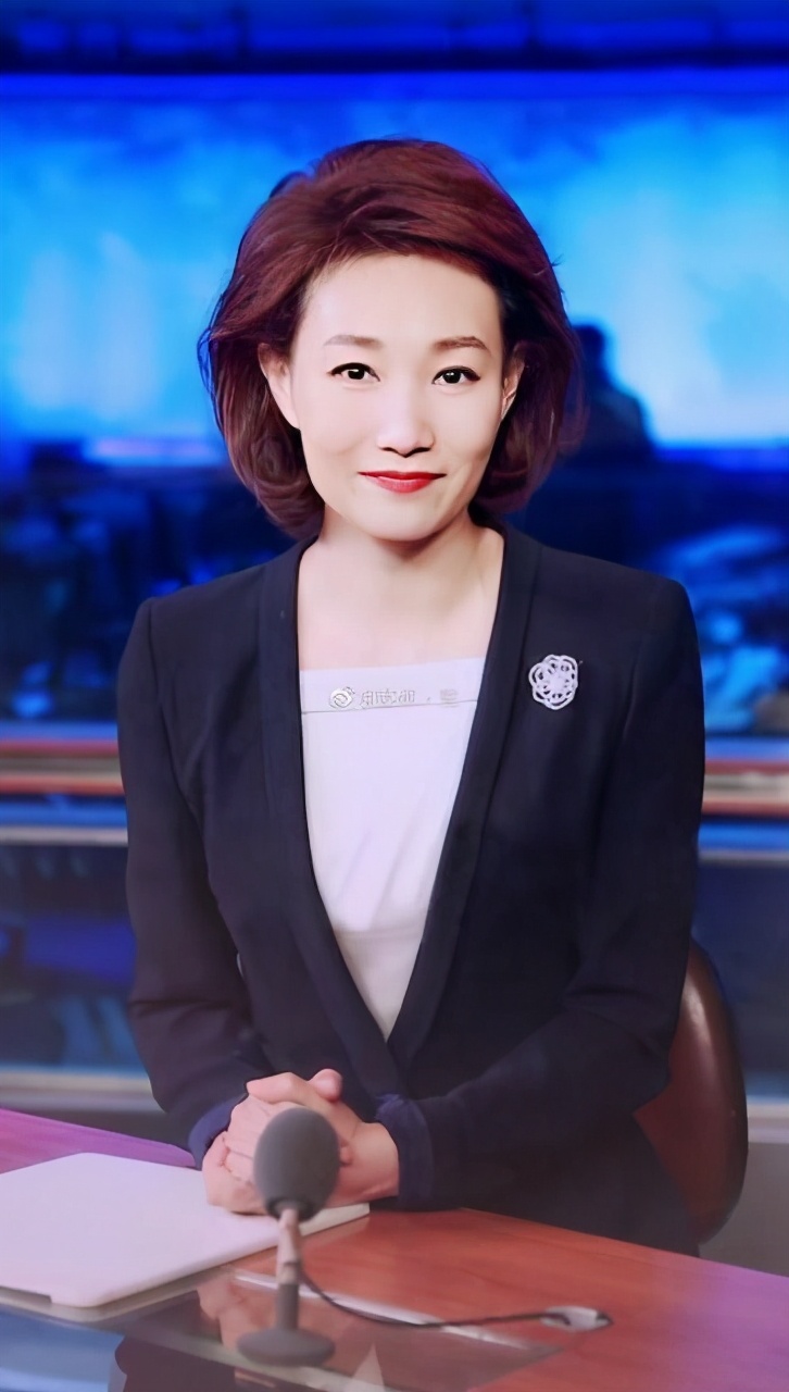 央视主持人李梓萌在线征婚不要才高八斗日进斗金只求一颗真心