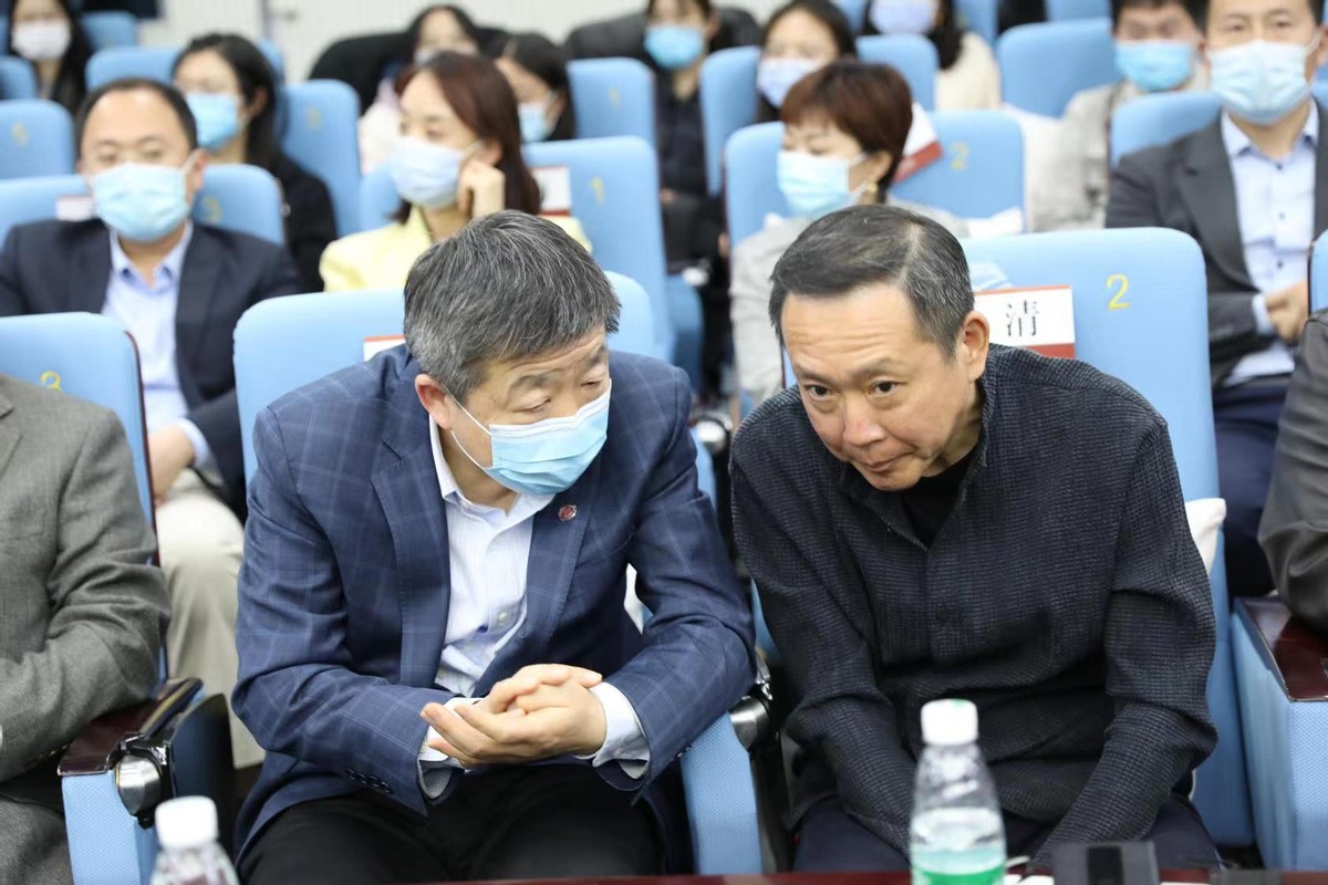 《五彩缤纷》校园电影鉴赏会