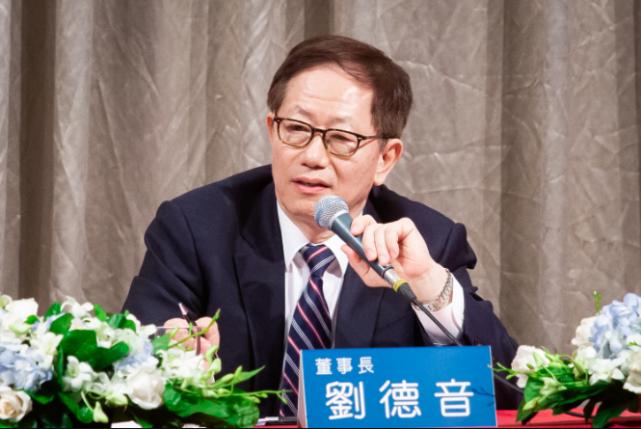 美國芯片沒人要，快了？中國首臺DUV光刻機完成認證
