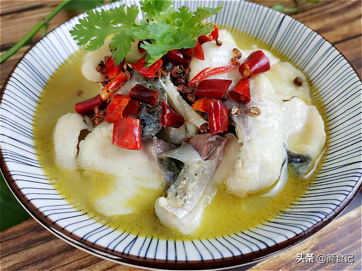Make sauerkraut fish, the fish fillet will be broken after the pot?  Chef: One more step, the fish fillets won’t break for a long time and are more tender