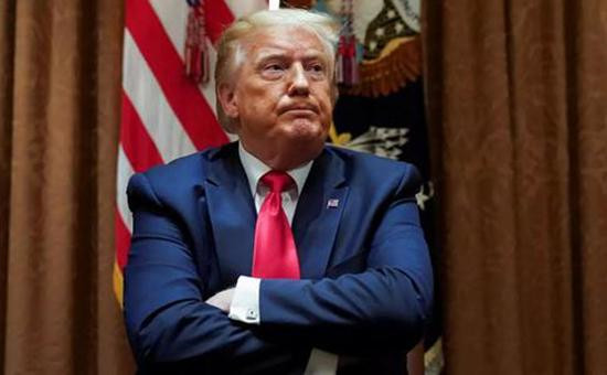 這回比較慘！ 特朗普槍桿子被控，筆桿子被封後，錢袋子也被收緊了