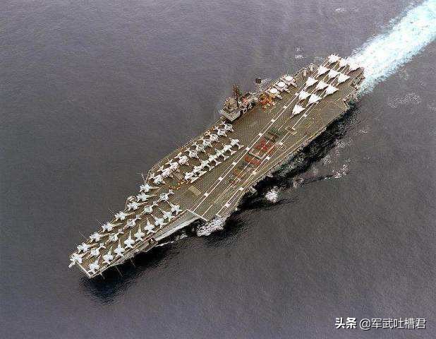 海軍下餃子也不能驕傲，美國(guó)六十年前老式航母，性能碾壓山東艦