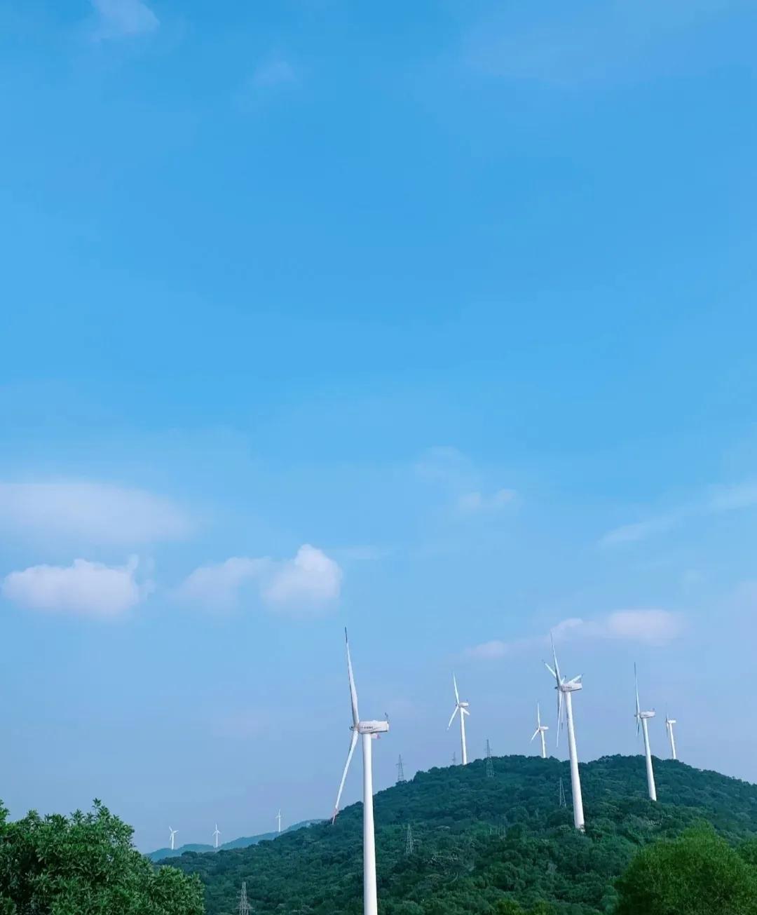 The scenery of Luoding Windmill Mountain is so beautiful - iNEWS