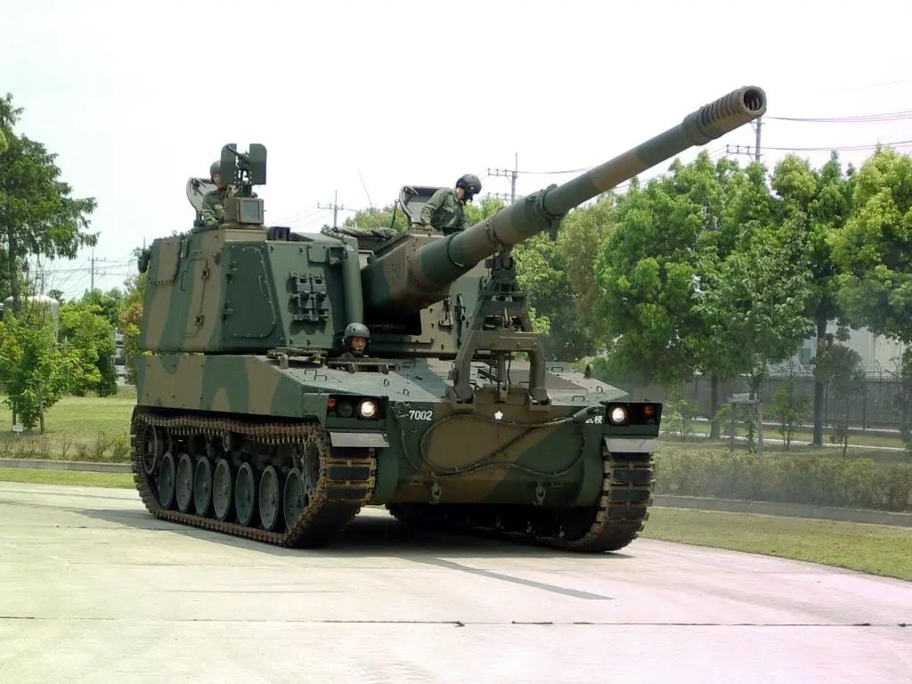 US media ranking 5 most dangerous selfpropelled artillery in the world, Chinese artillery