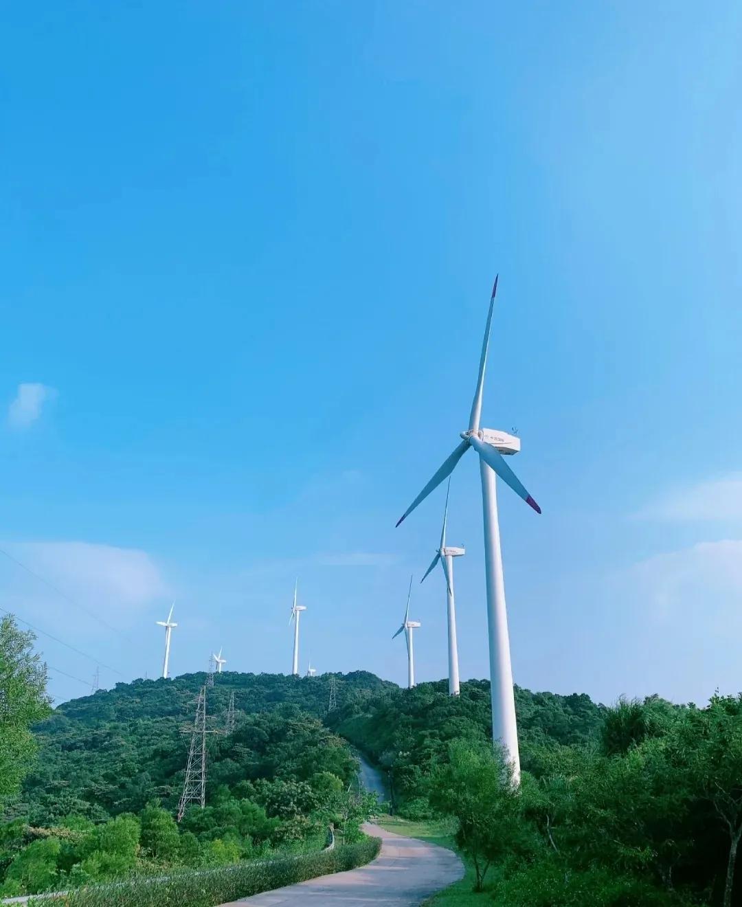 The scenery of Luoding Windmill Mountain is so beautiful - iNEWS