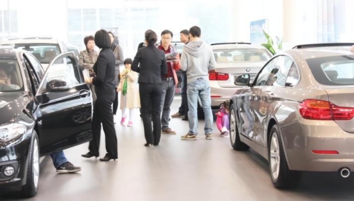 人生第一辆车 是买预算十万以内的二手车 还是二十几万的新车 资讯咖