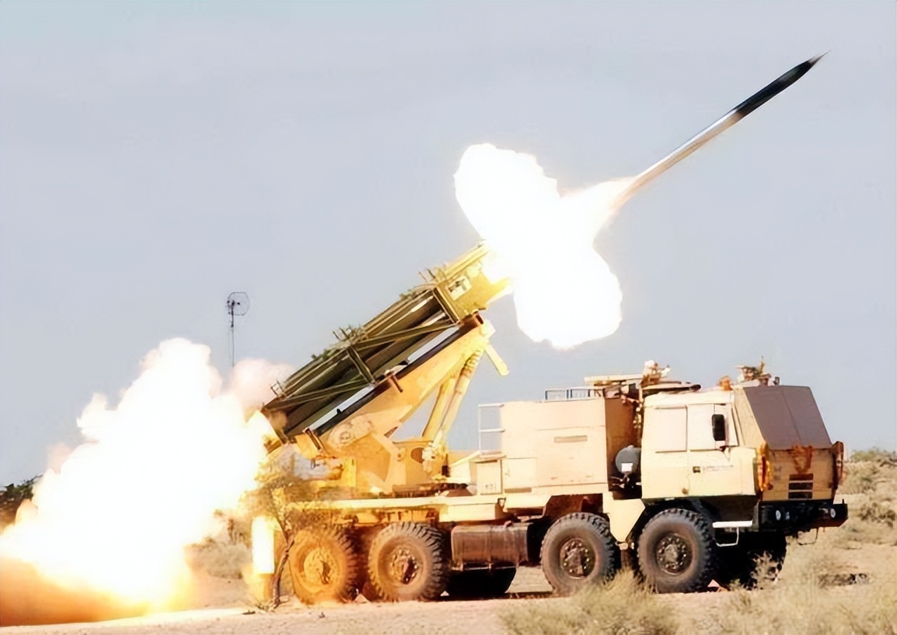 The Ukrainian army used the international ban on cluster bombs. Why are