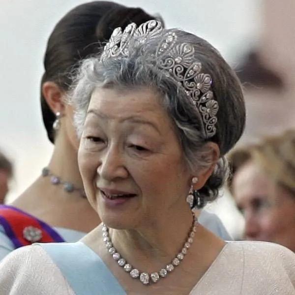 美智子从小到大写真回顾 看首位嫁入日本皇室民间女子的绝代风华 资讯咖