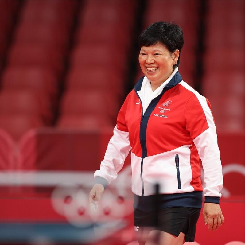 The former world champion in table tennis overtook the women's singles semi-finals with a score of 3-4, and was bombarded by an opponent 11-1 in the second game.